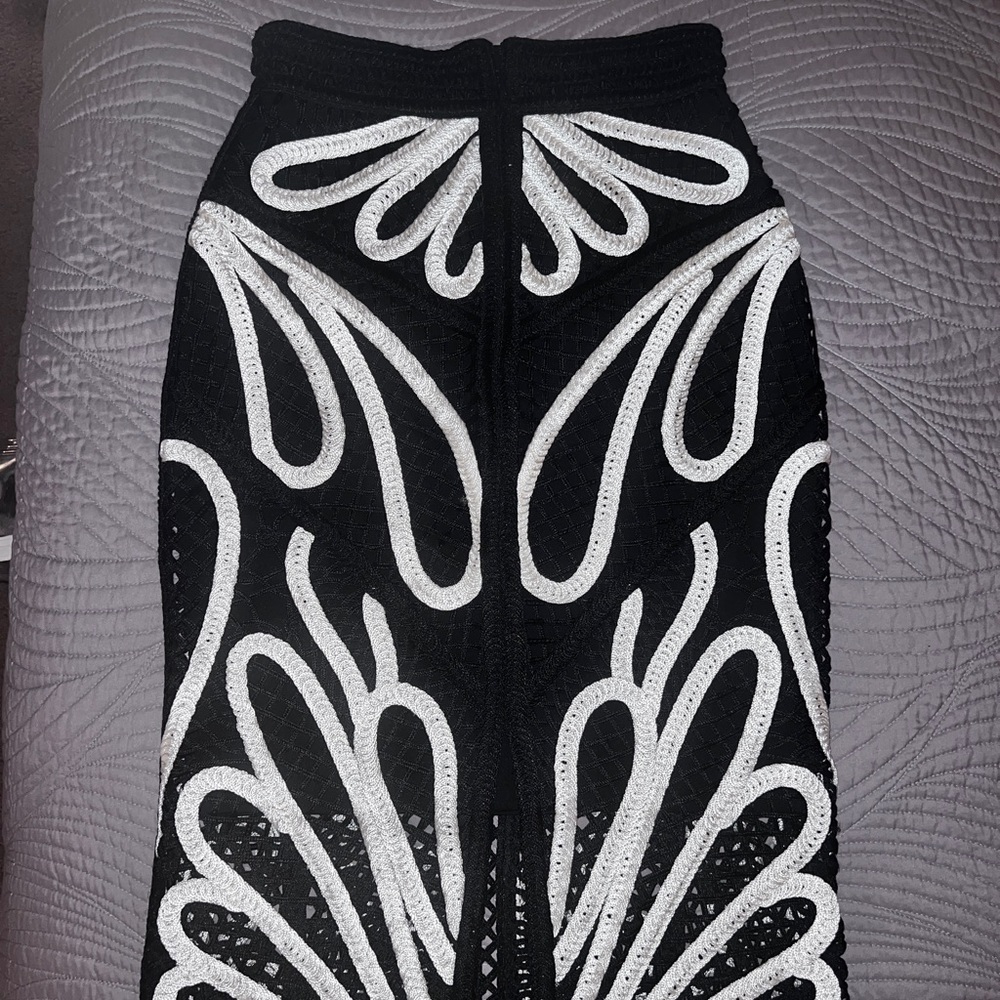 Maje Jupe Emboidered Skirt Noir Blanc size S